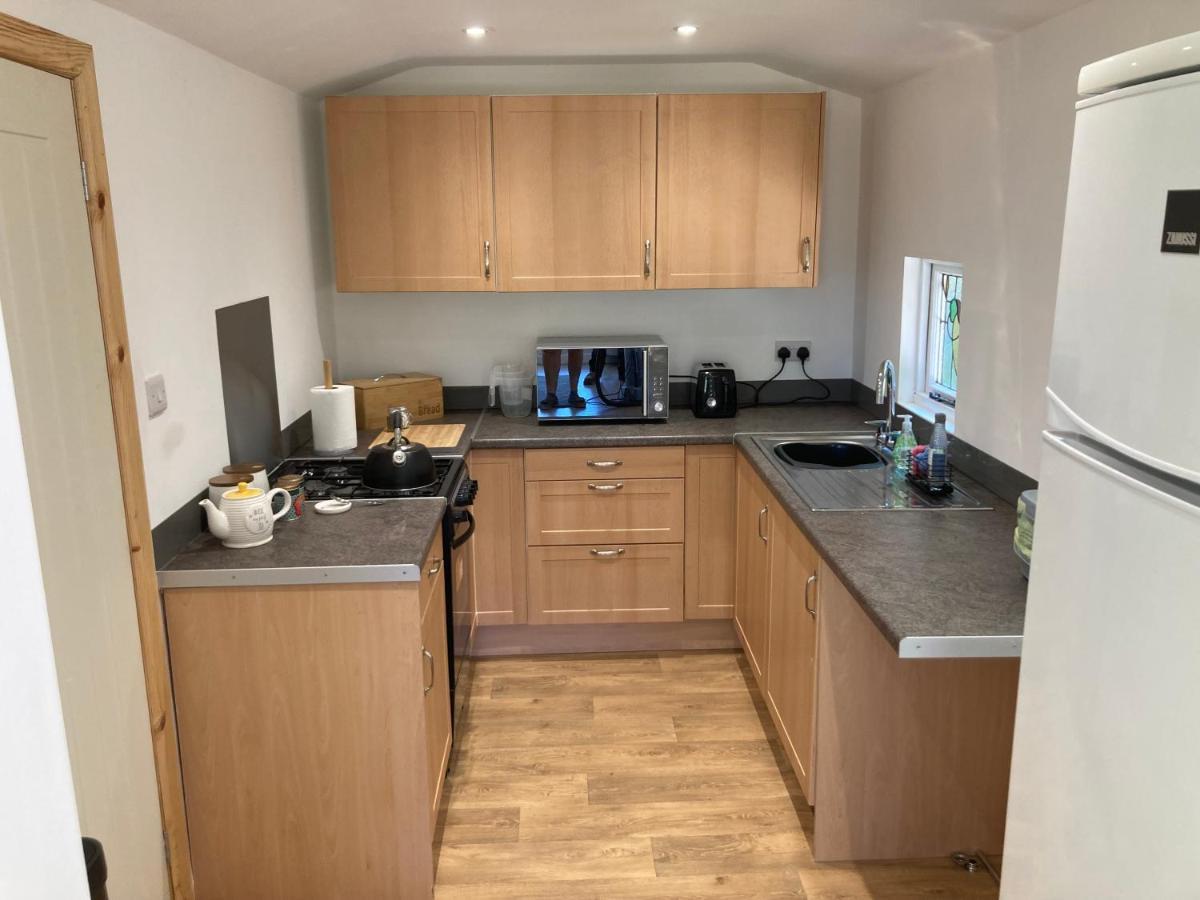 Honey Bee Cabin Llandysul Exterior foto